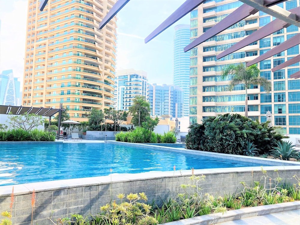 Дубай: Stunning 3B Spacious Marina View With Balcony