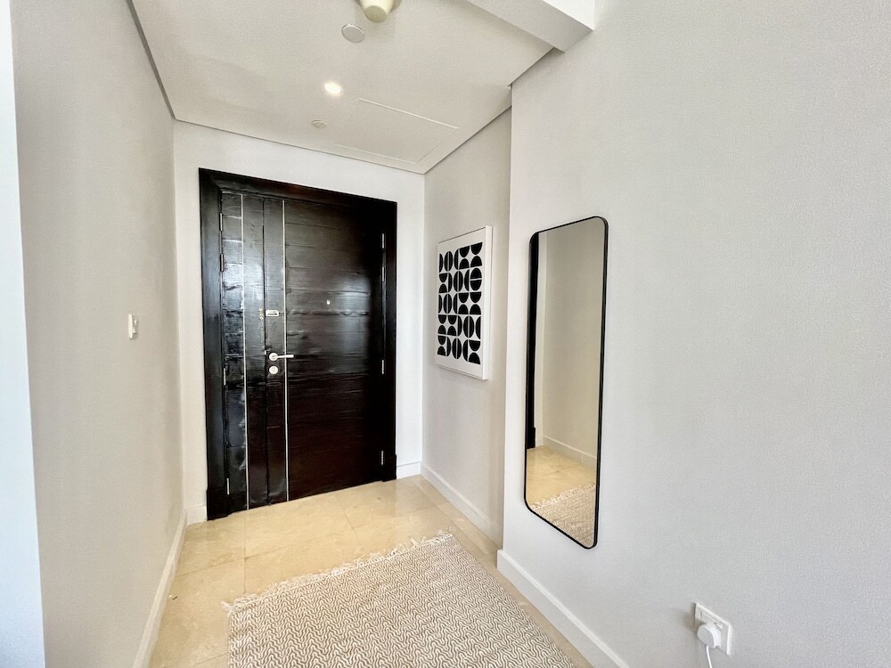 Дубай: Stunning 3B Spacious Marina View With Balcony