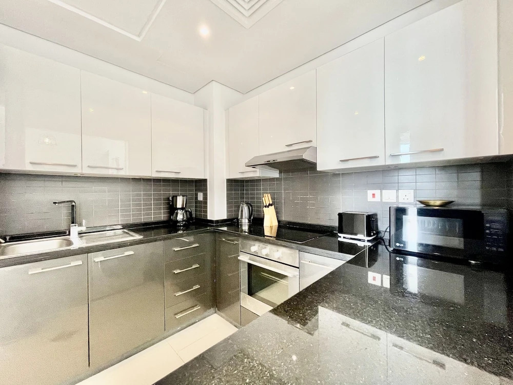 Дубай: Stunning 3B Spacious Marina View With Balcony