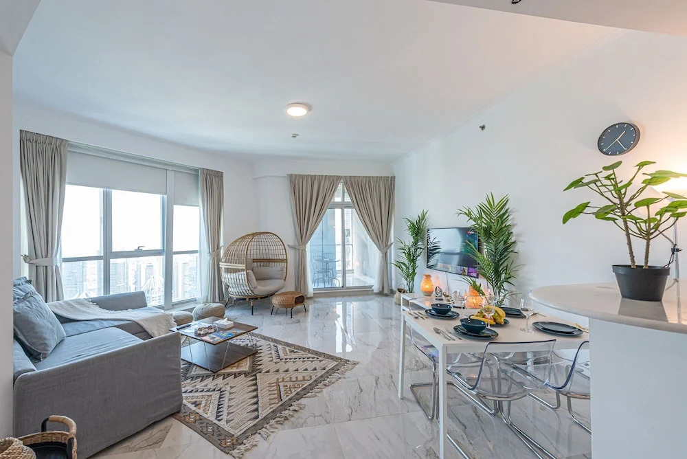 Дубай: Marco Polo - Stylish & Spacious 2 BR with Marina + City Views