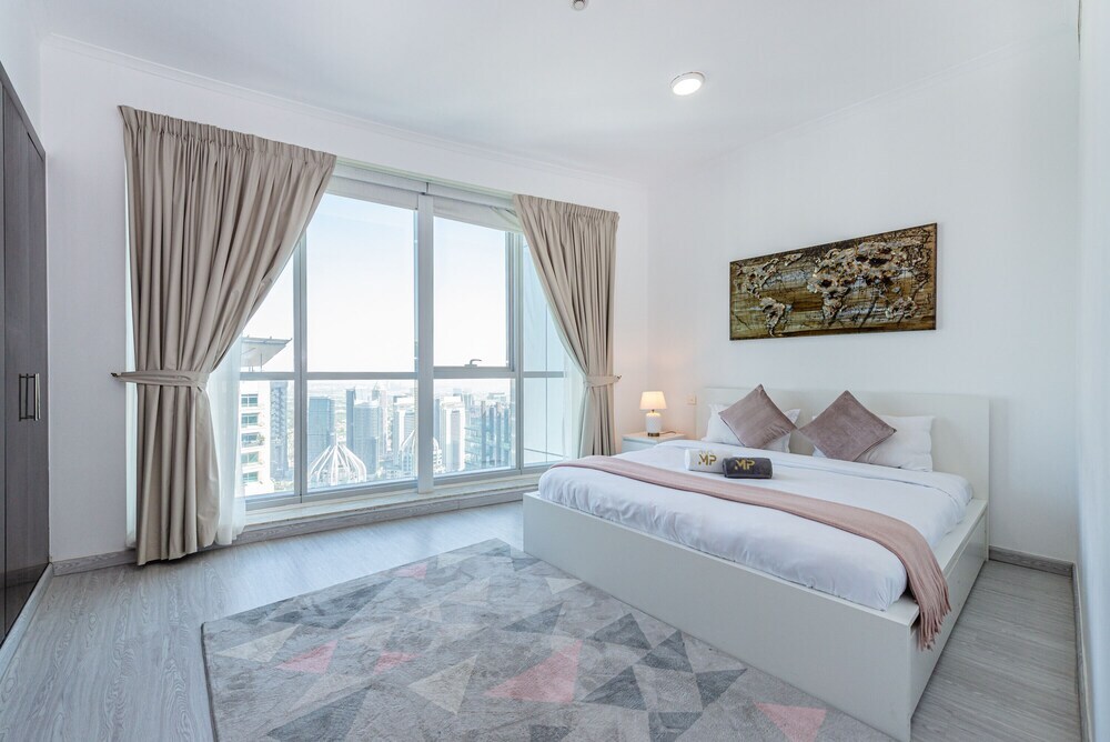 Дубай: Marco Polo - Stylish & Spacious 2 BR with Marina + City Views