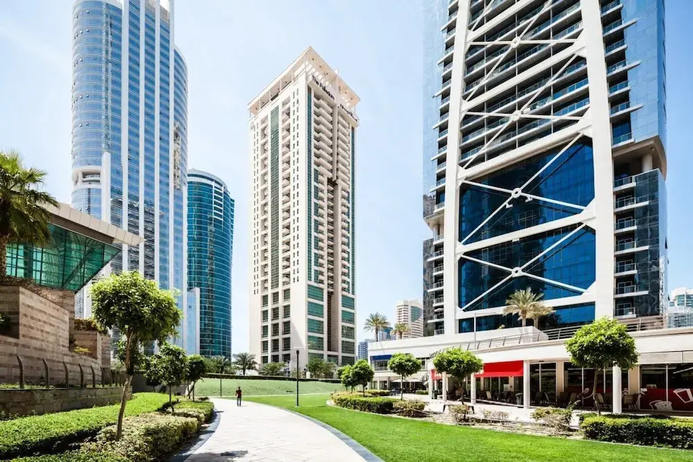 Дубай: Marco Polo - Striking Lake Views at JLT | 1 BR | 2 Balconies