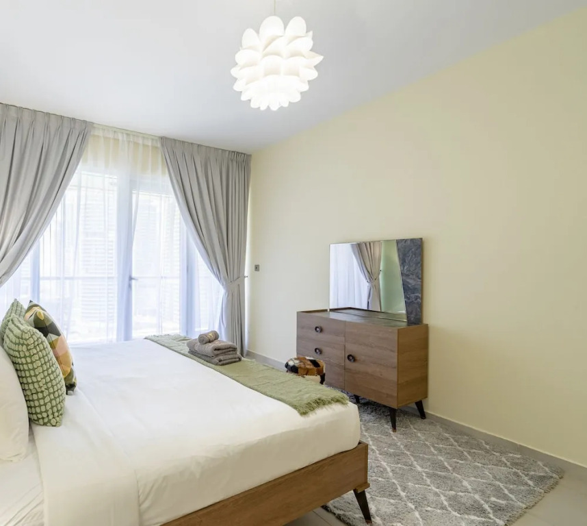 Дубай: Marco Polo - Striking Lake Views at JLT | 1 BR | 2 Balconies