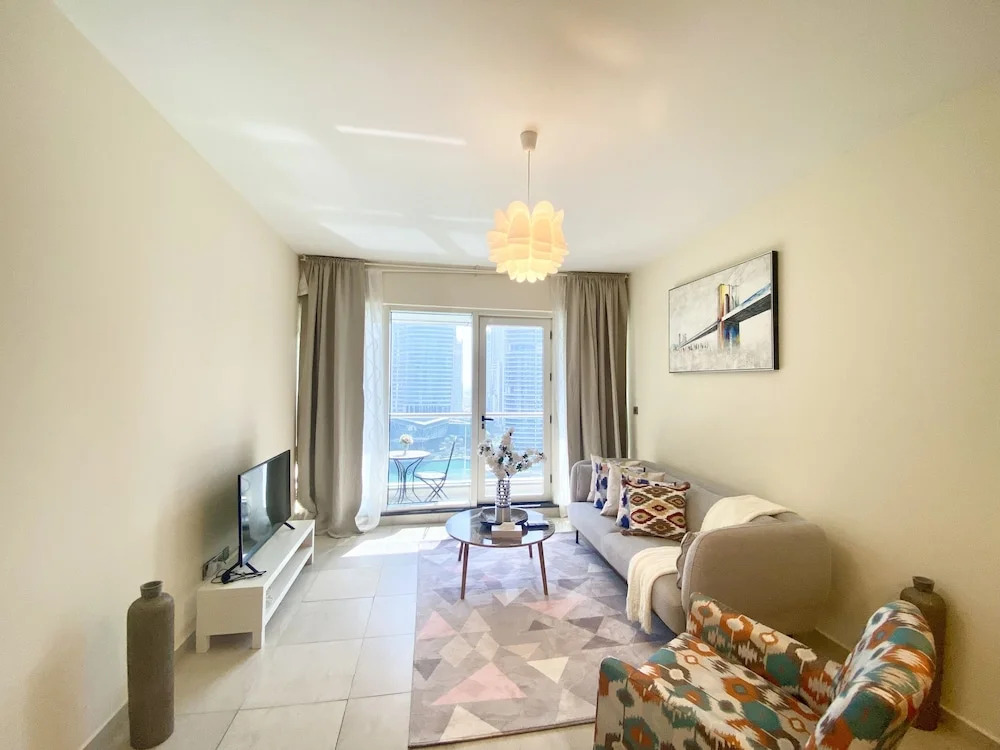 Дубай: Marco Polo - Striking Lake Views at JLT | 1 BR | 2 Balconies