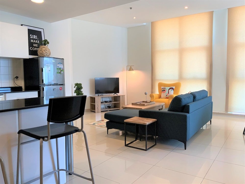 Дубай: DHLA - Modern 2BR balcony in Marina