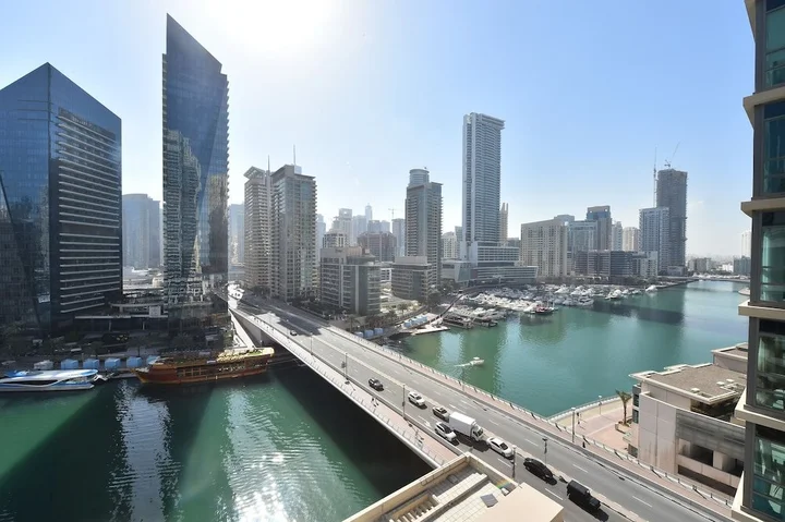 Дубай: 2-BR Marina View Retreat at Marina Quays - DSY