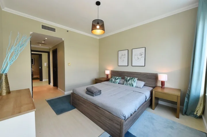 Дубай: 2-BR Marina View Retreat at Marina Quays - DSY