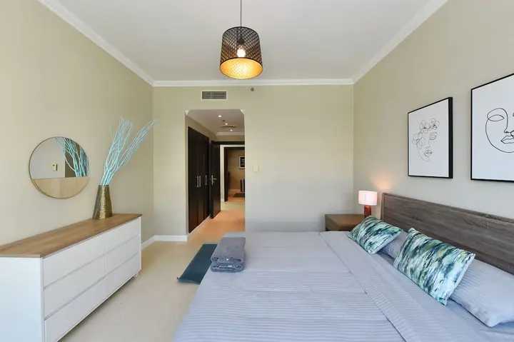 Дубай: 2-BR Marina View Retreat at Marina Quays - DSY