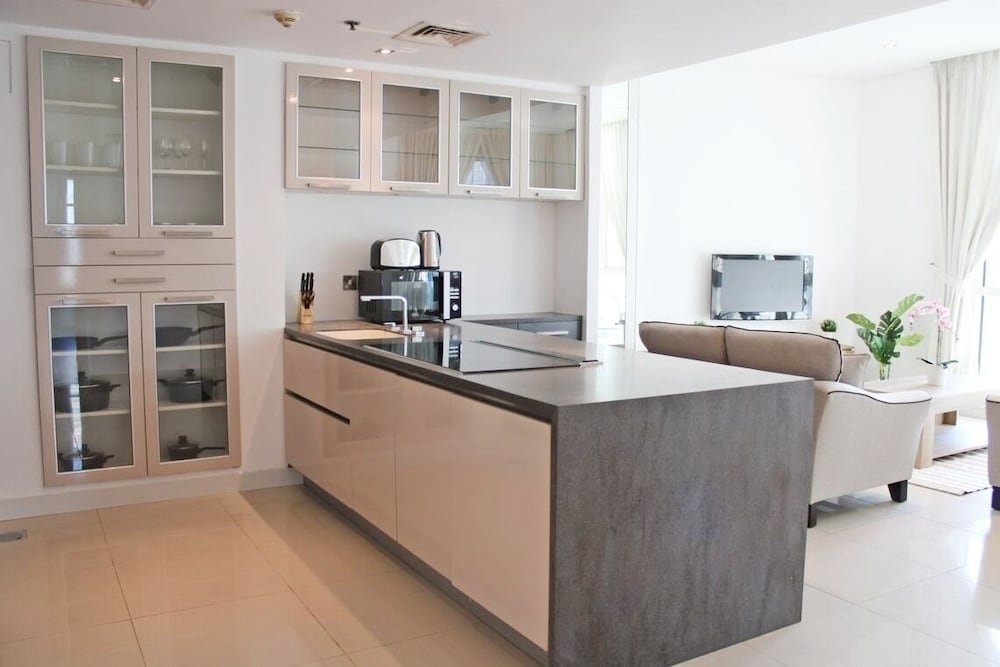Дубай: EVA - 2BR Apt in the heart of Dubai