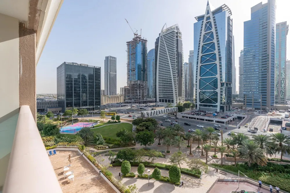 Дубай: Whitesage - Gorgeous Apartment in JLT Near the Metro Station