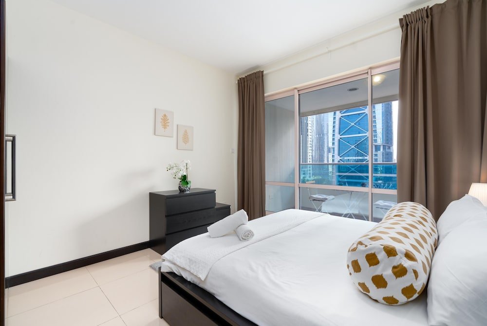 Дубай: Whitesage - Gorgeous Apartment in JLT Near the Metro Station