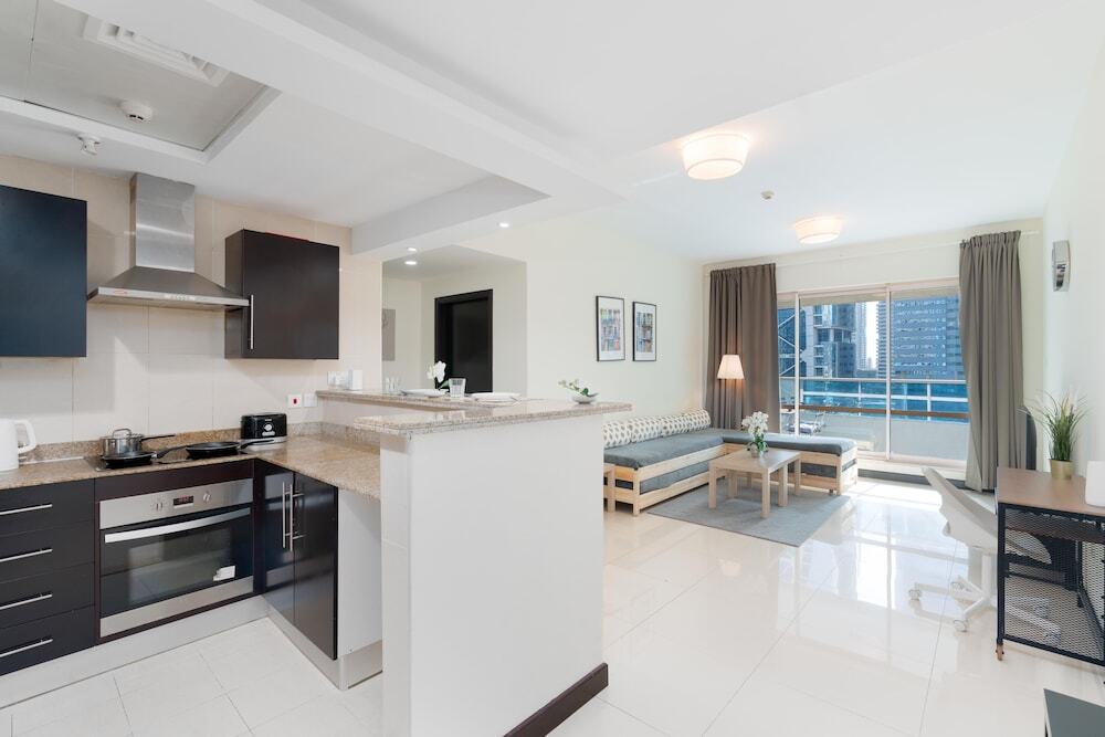 Дубай: Whitesage - Gorgeous Apartment in JLT Near the Metro Station
