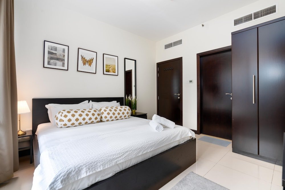 Дубай: Whitesage - Gorgeous Apartment in JLT Near the Metro Station
