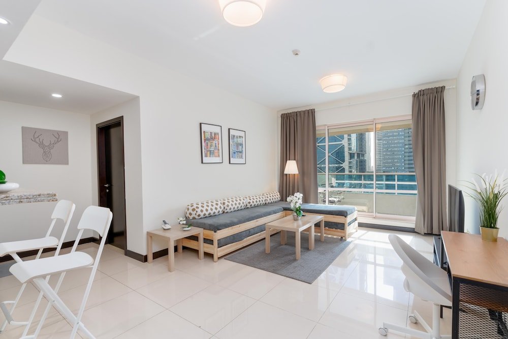 Дубай: Whitesage - Gorgeous Apartment in JLT Near the Metro Station