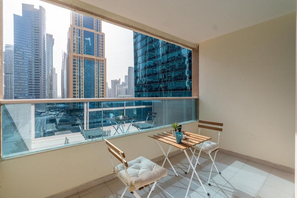 Дубай: Whitesage - Gorgeous Apartment in JLT Near the Metro Station