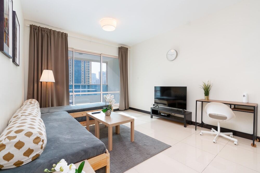 Дубай: Whitesage - Gorgeous Apartment in JLT Near the Metro Station