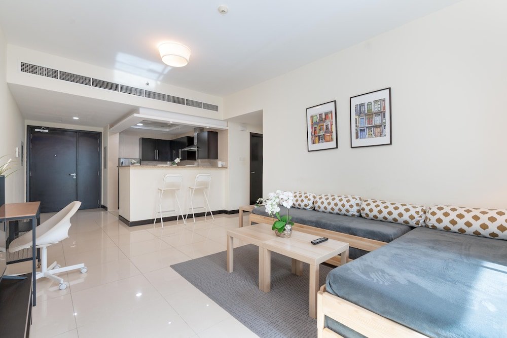 Дубай: Whitesage - Gorgeous Apartment in JLT Near the Metro Station