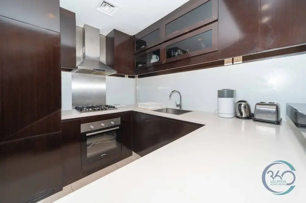 Дубай: Exquisite 1 BR Apartment Upper Crest