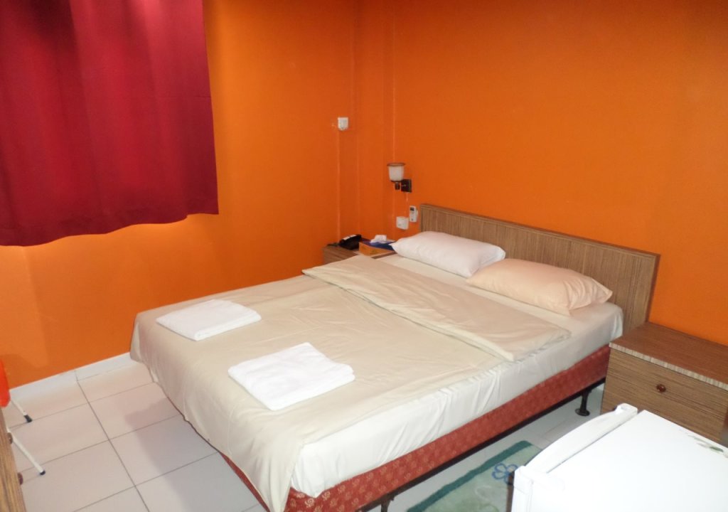 Дубай: OYO 925 Emirates Hotel