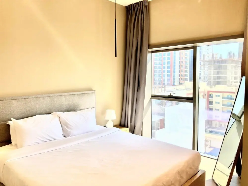 Дубай: Amazing Living Park View JVC -1bed With Balcony
