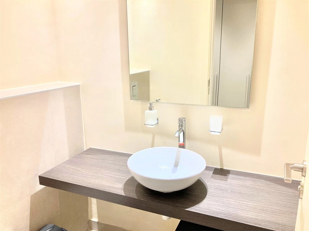 Дубай: Amazing Living Park View JVC -1bed With Balcony