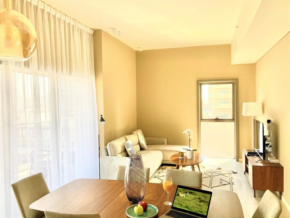 Дубай: Amazing Living Park View JVC -1bed With Balcony