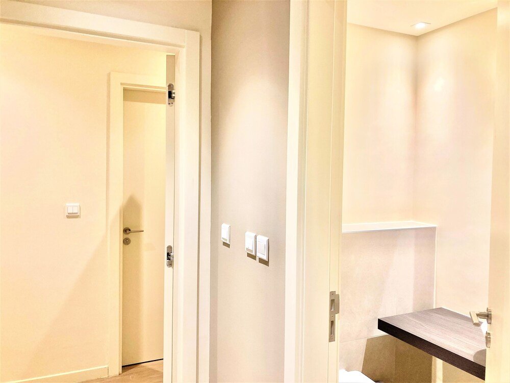 Дубай: Amazing Living Park View JVC -1bed With Balcony