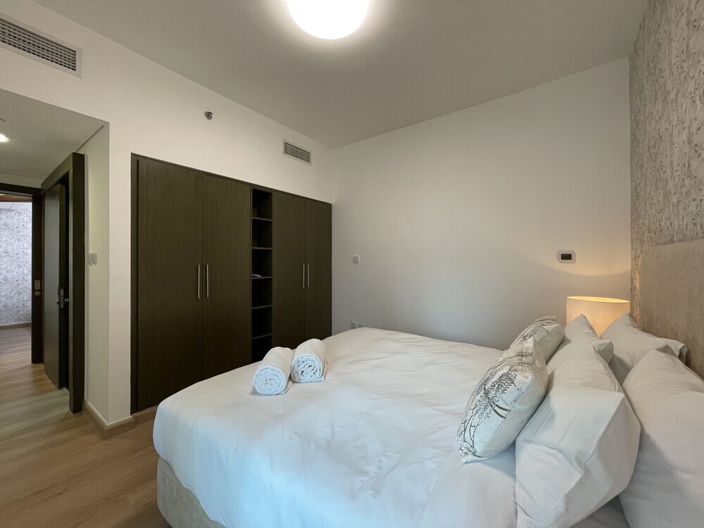 Дубай: 1B-Loft-L404 by bnbme homes