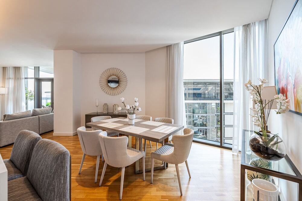 Дубай: Massive 3 Beds Sea View Bluewaters B10