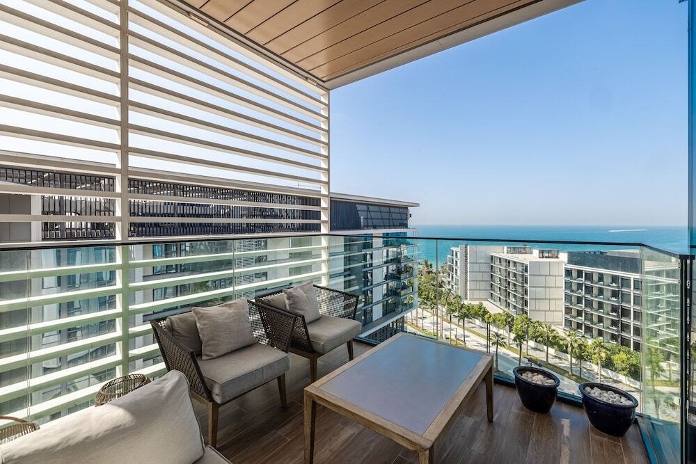 Дубай: Massive 3 Beds Sea View Bluewaters B10