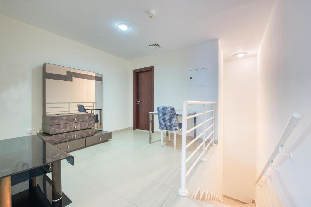 Дубай: Rh- Cozy 1 Br Duplex in X1 Tower
