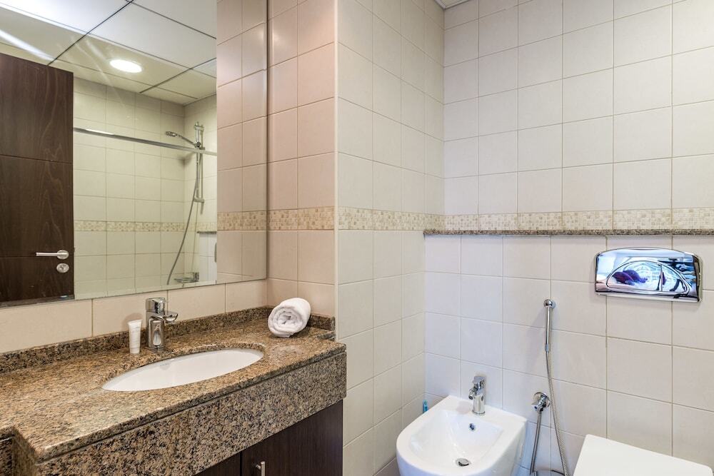 Дубай: Bay Central-West Tower by Deluxe Holiday Homes