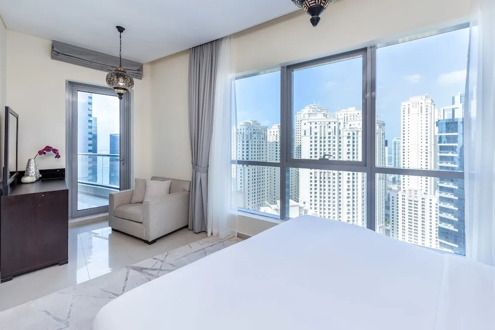 Дубай: Bay Central-West Tower by Deluxe Holiday Homes