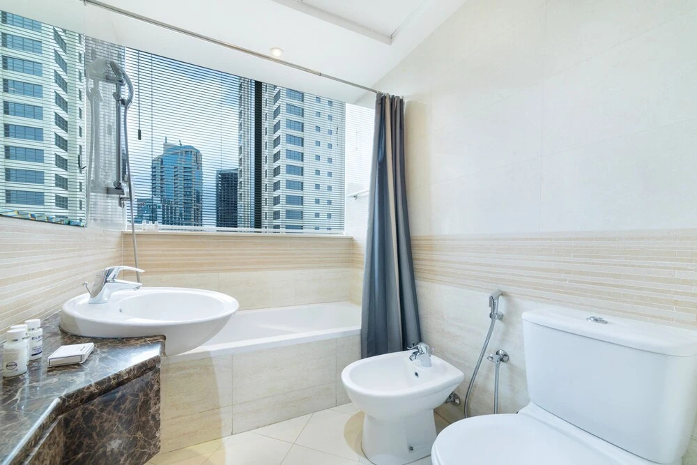Дубай: Maison Privee - Spacious Apt w/ Beach, Pool and Marina Access