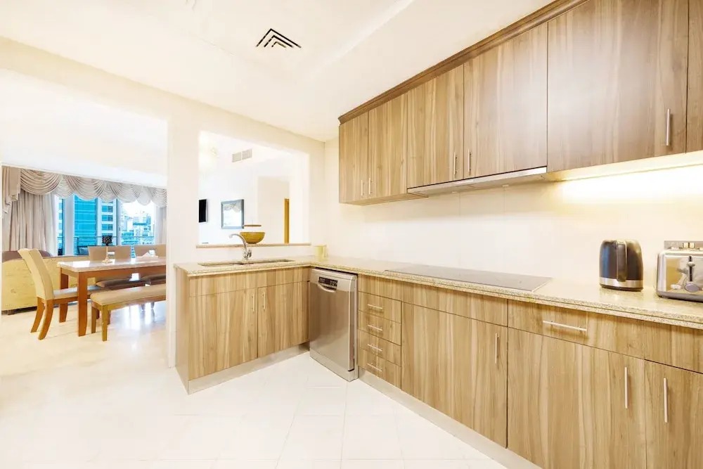 Дубай: Maison Privee - Spacious Apt w/ Beach, Pool and Marina Access
