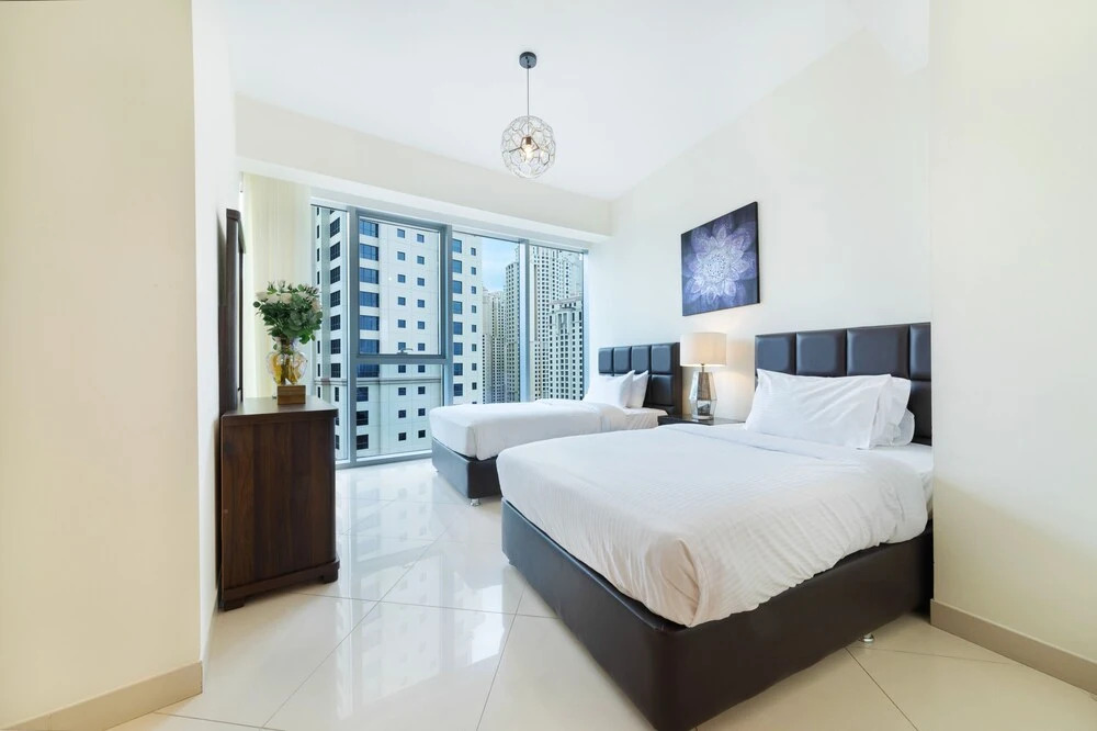 Дубай: Maison Privee - Spacious Apt w/ Beach, Pool and Marina Access