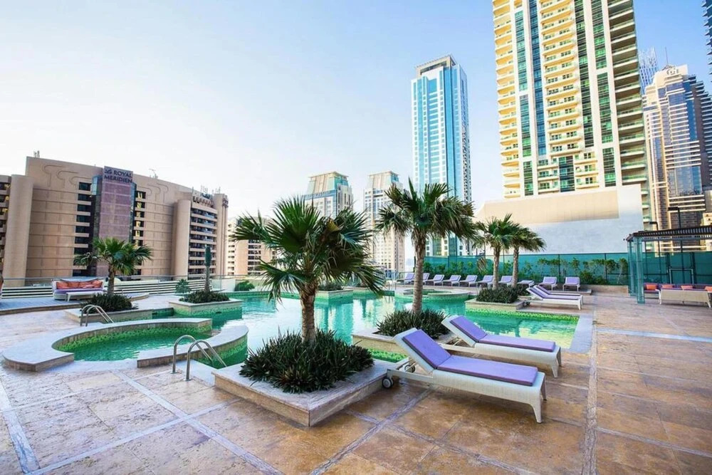 Дубай: Maison Privee - Spacious Apt w/ Beach, Pool and Marina Access