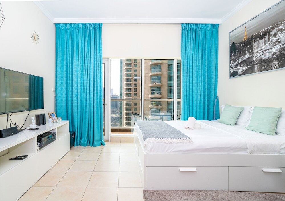 Дубай: Tanin - Spacious Studio Close to Burj Khalifa & Dubai Mall