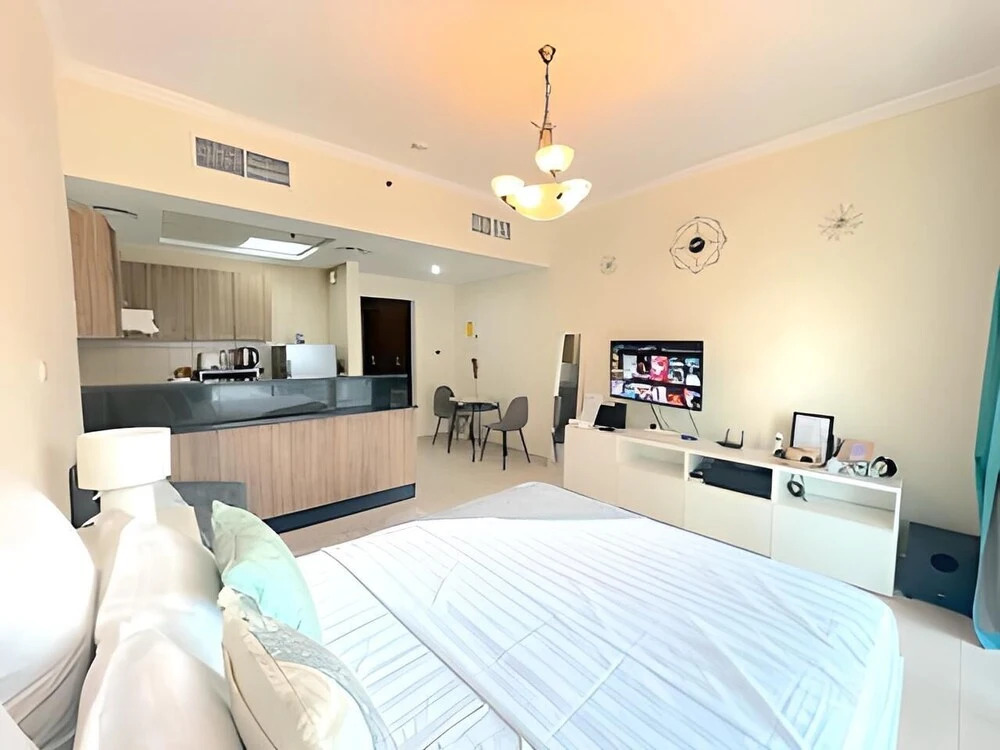 Дубай: Tanin - Spacious Studio Close to Burj Khalifa & Dubai Mall
