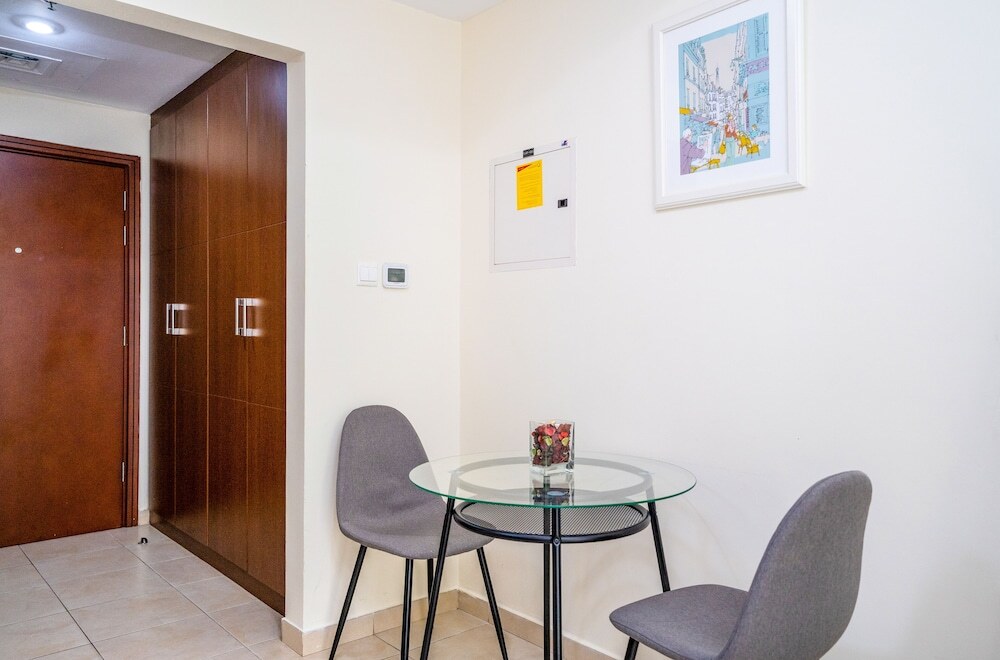 Дубай: Tanin - Spacious Studio Close to Burj Khalifa & Dubai Mall