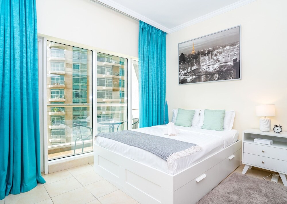 Дубай: Tanin - Spacious Studio Close to Burj Khalifa & Dubai Mall