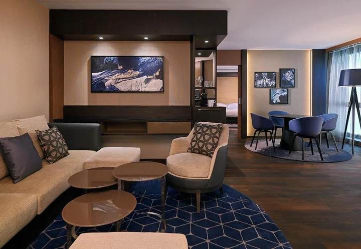 Тбилиси: Sheraton Grand Tbilisi Metechi Palace