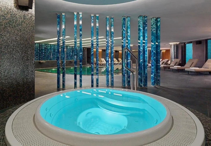 Тбилиси: Sheraton Grand Tbilisi Metechi Palace