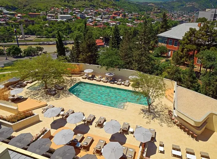 Тбилиси: Sheraton Grand Tbilisi Metechi Palace