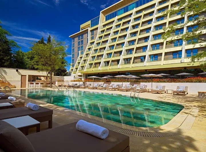 Тбилиси: Sheraton Grand Tbilisi Metechi Palace
