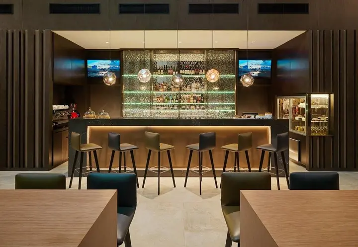 Тбилиси: Sheraton Grand Tbilisi Metechi Palace