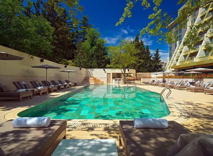 Тбилиси: Sheraton Grand Tbilisi Metechi Palace