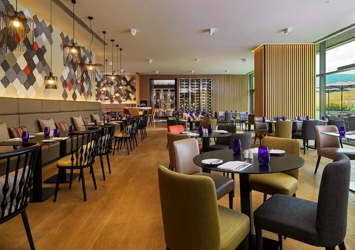 Тбилиси: Sheraton Grand Tbilisi Metechi Palace