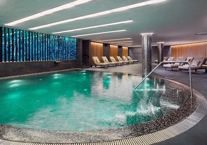 Тбилиси: Sheraton Grand Tbilisi Metechi Palace