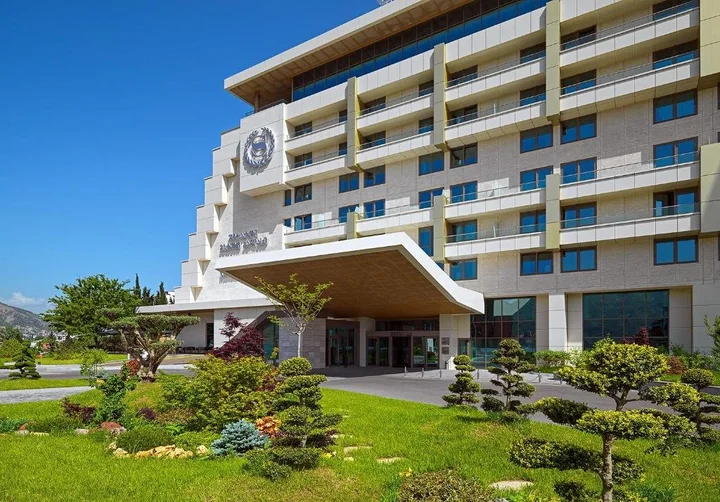 Тбилиси: Sheraton Grand Tbilisi Metechi Palace